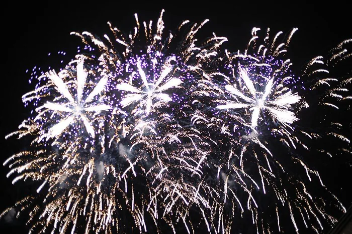 Feu d’artifice lors d’une soirée à Marseille photographié par AlloPhotoMarseille